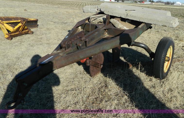 image for item E9364 Noble 7.5' single V-blade