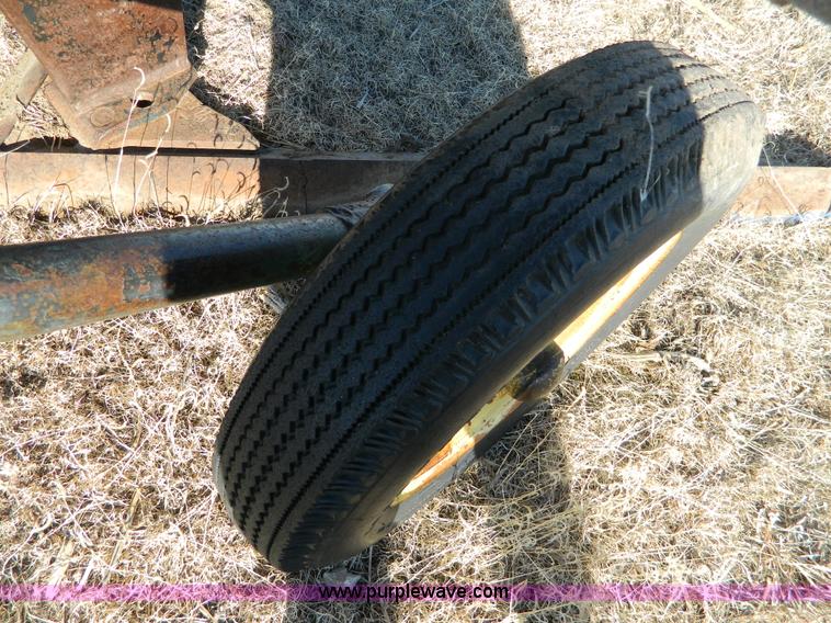 image for item E9364 Noble 7.5' single V-blade