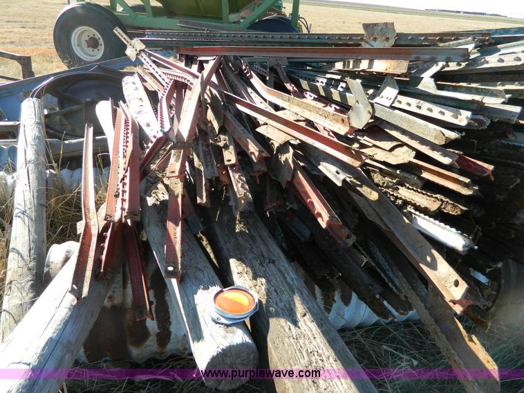 image for item E9368 (150) steel T posts