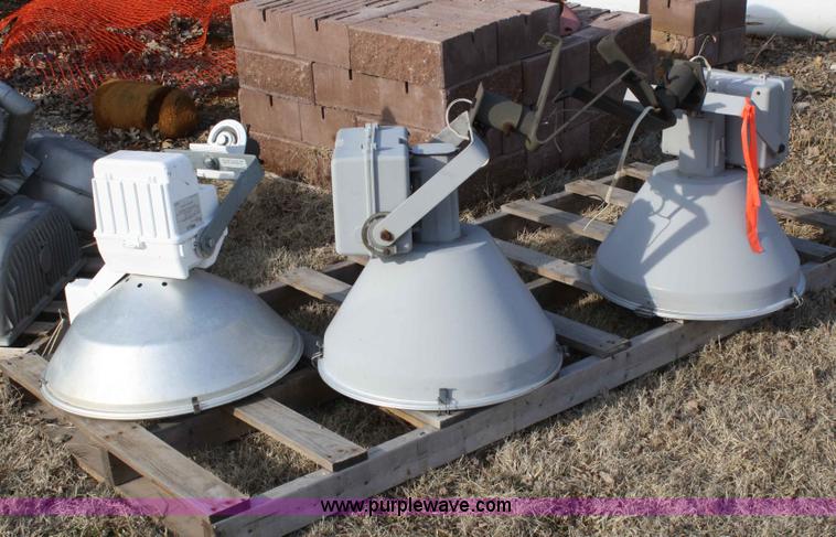 image for item H9692 (7) Mercury lights with brackets