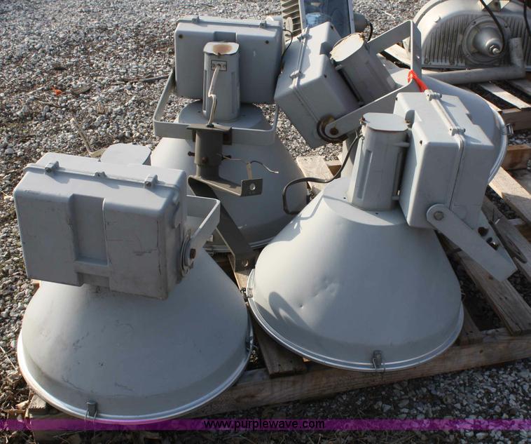 image for item H9692 (7) Mercury lights with brackets