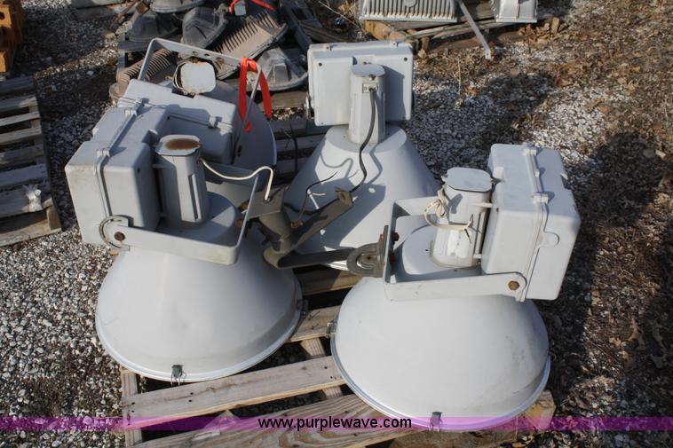 image for item H9692 (7) Mercury lights with brackets