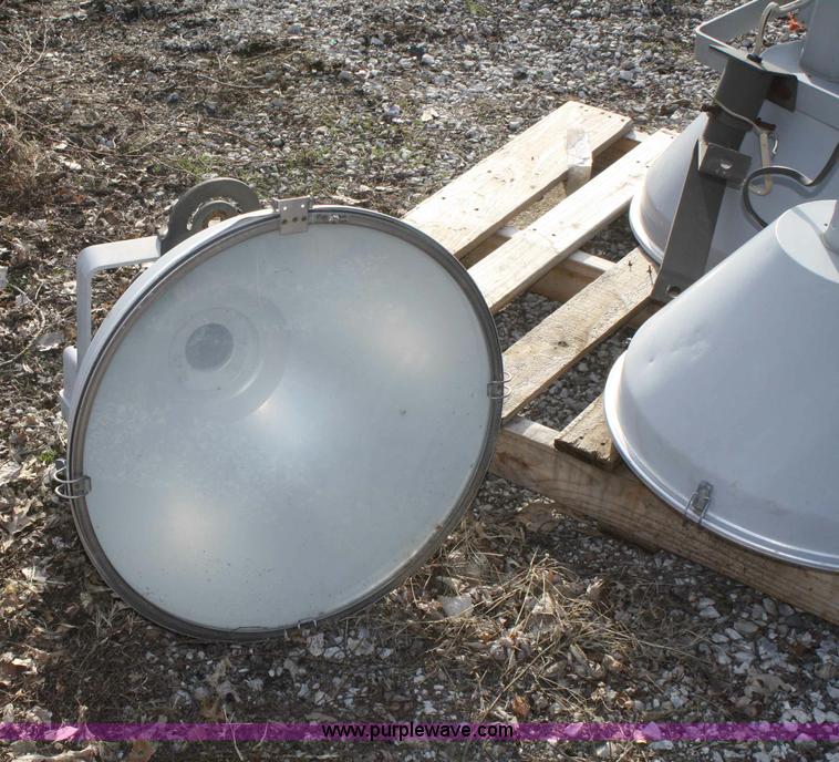 image for item H9692 (7) Mercury lights with brackets