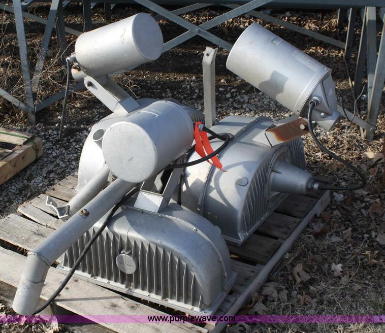 image for item H9693 (15) Widelite lights with brackets