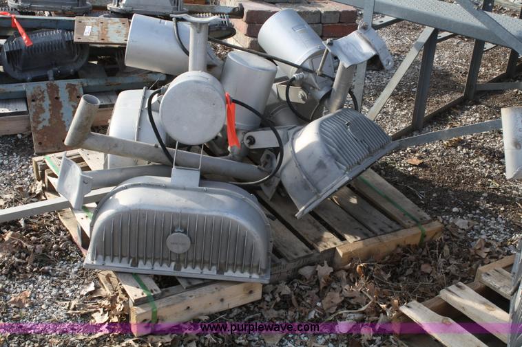 image for item H9693 (15) Widelite lights with brackets