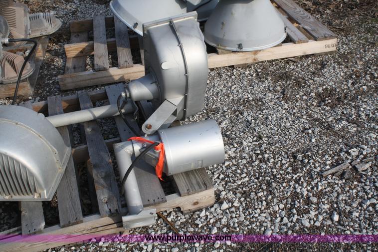 image for item H9693 (15) Widelite lights with brackets