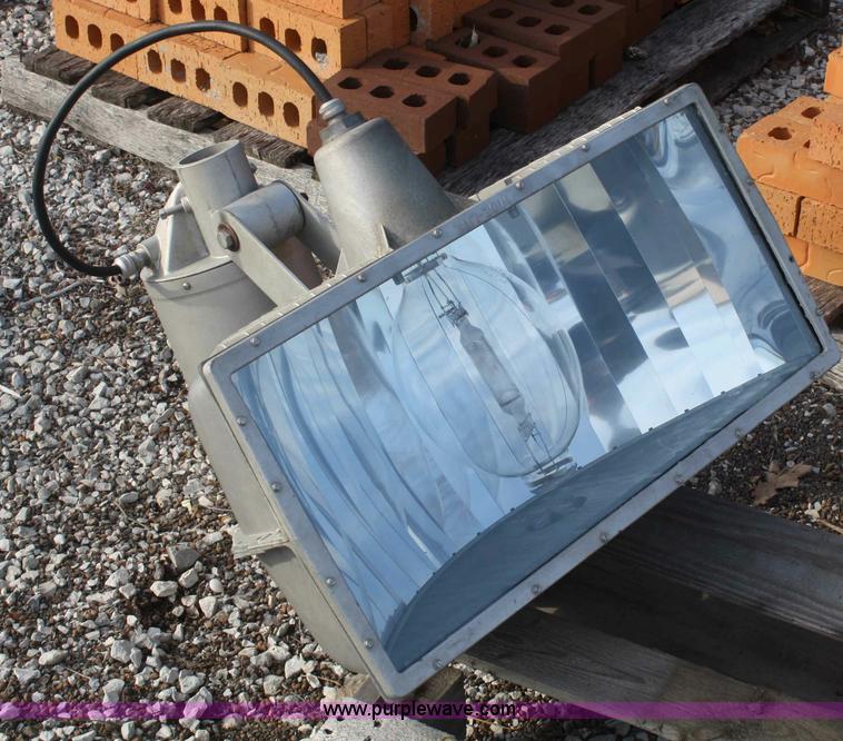 image for item H9693 (15) Widelite lights with brackets