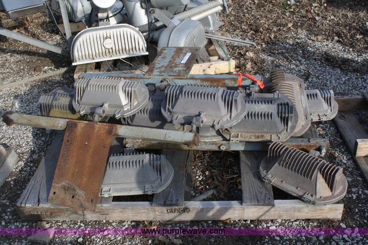 image for item H9694 (12) Quartzlite halogen flood lights