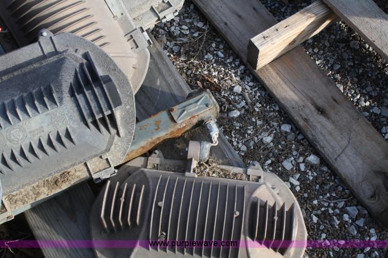 image for item H9694 (12) Quartzlite halogen flood lights