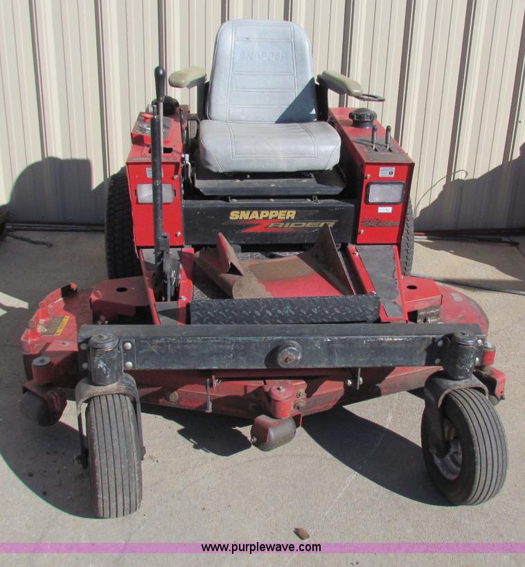 image for item I9656 1999 Snapper ZM 2500K lawn mower