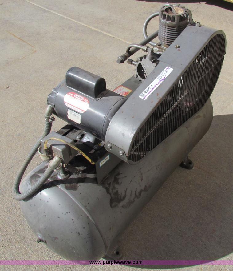 image for item I9658 Dayton Speedaire air compressor