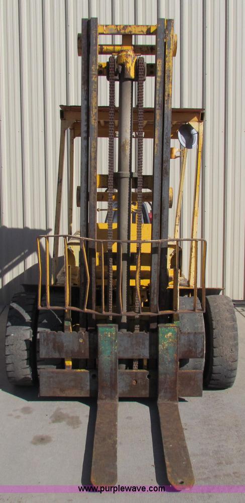 image for item I9659 1982 Minneapolis Moline 6000 forklift