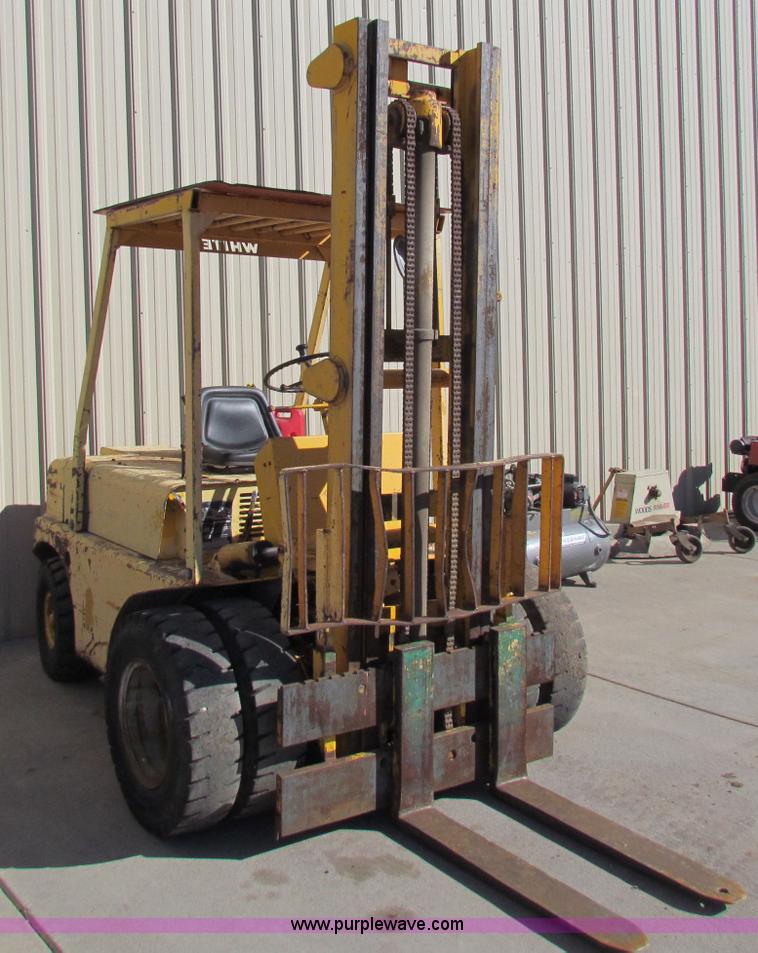 image for item I9659 1982 Minneapolis Moline 6000 forklift