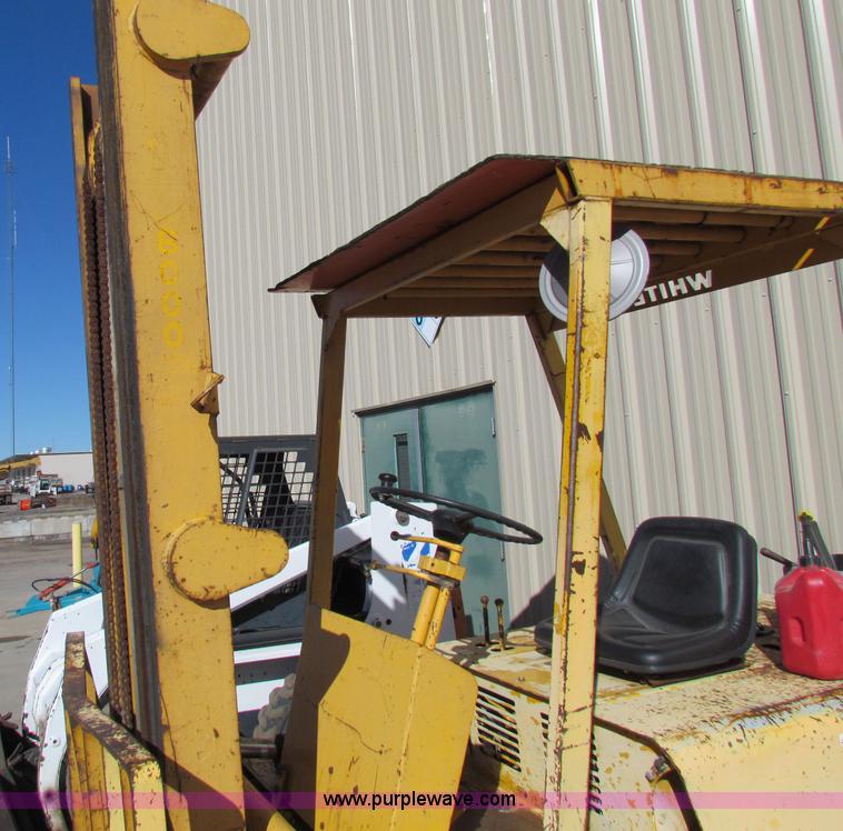 image for item I9659 1982 Minneapolis Moline 6000 forklift