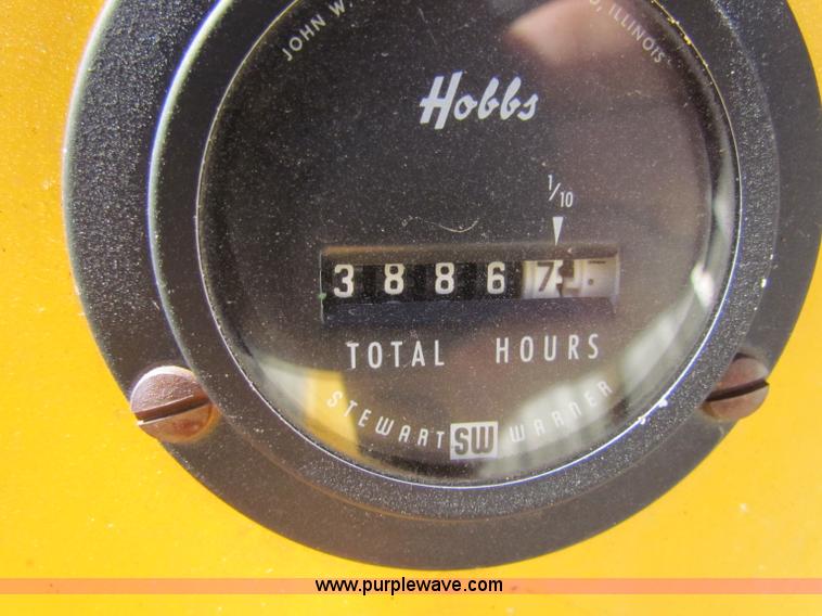 image for item I9659 1982 Minneapolis Moline 6000 forklift