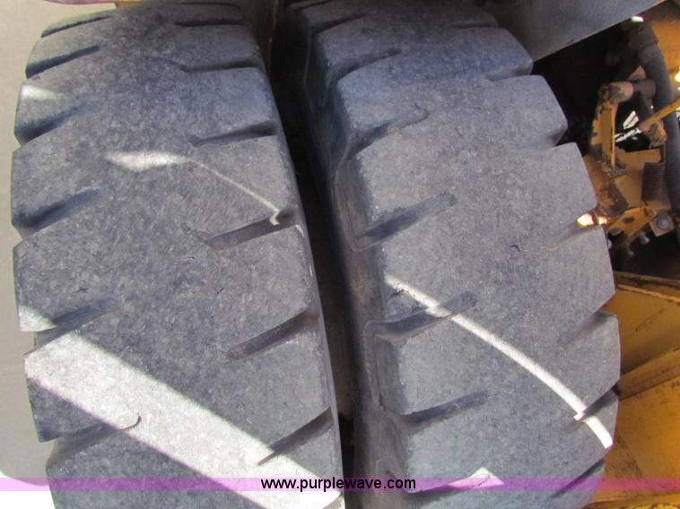 image for item I9659 1982 Minneapolis Moline 6000 forklift