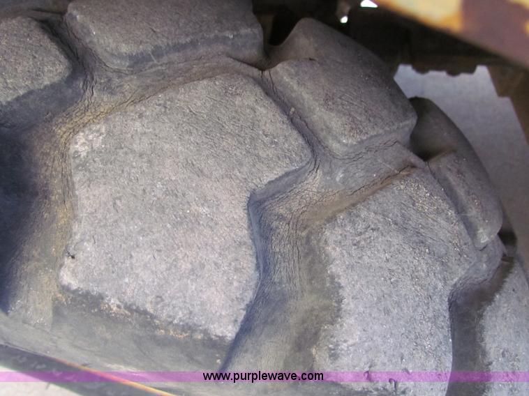 image for item I9659 1982 Minneapolis Moline 6000 forklift