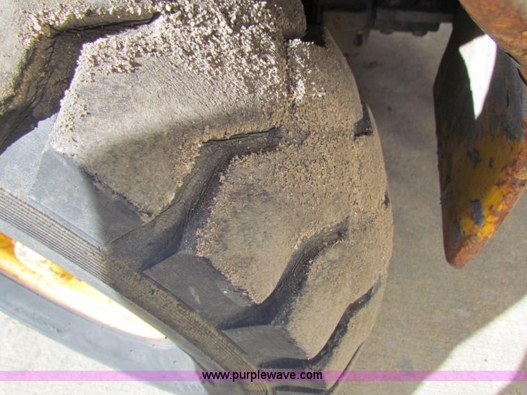 image for item I9659 1982 Minneapolis Moline 6000 forklift