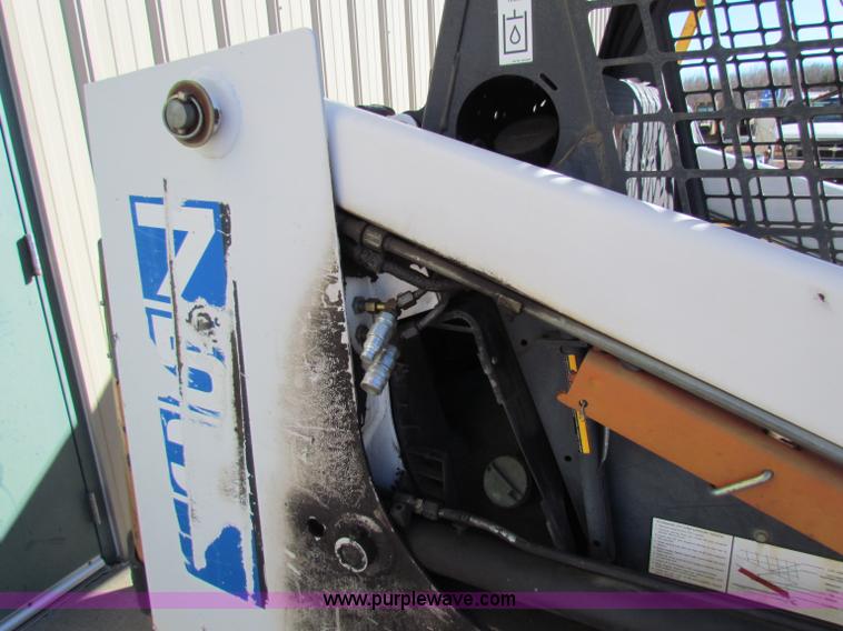 image for item I9660 Bobcat 753 skid steer