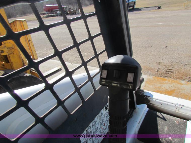 image for item I9660 Bobcat 753 skid steer