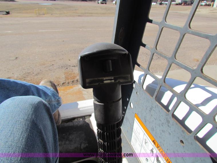 image for item I9660 Bobcat 753 skid steer