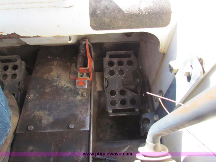 image for item I9660 Bobcat 753 skid steer