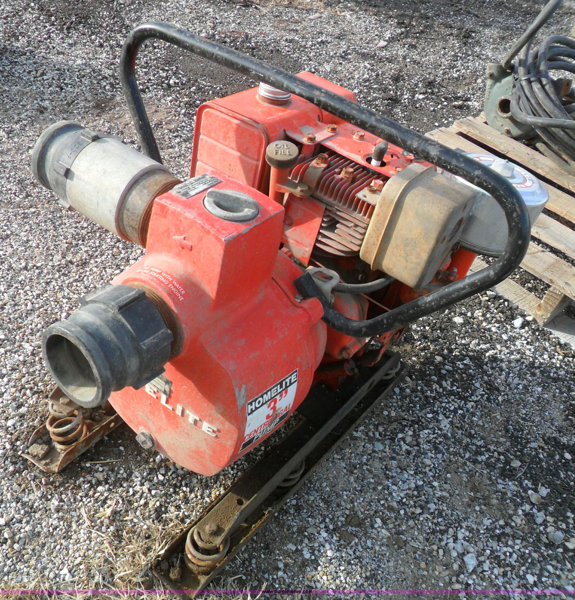 Homelite water pump in Sterling, KS | Item A1948 sold | Purple Wave