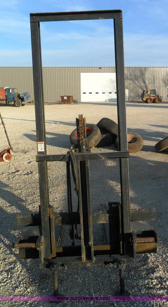 image for item A1914 Gnuse forklift