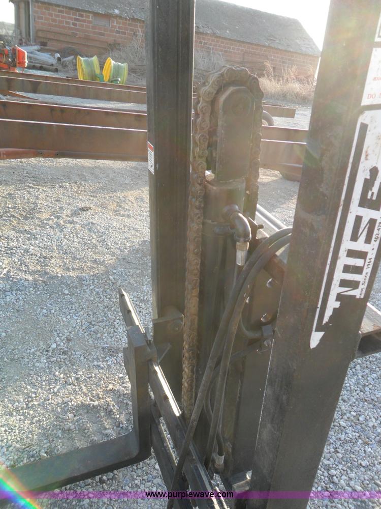 image for item A1914 Gnuse forklift