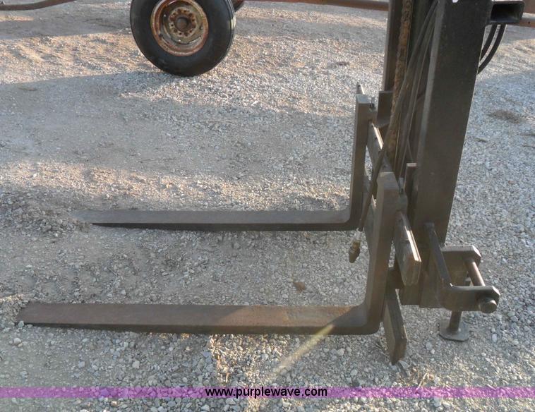 image for item A1914 Gnuse forklift