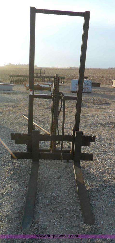 image for item A1914 Gnuse forklift