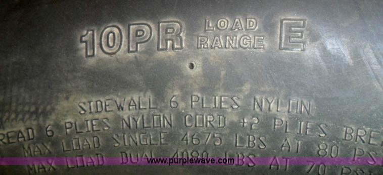 image for item A1931 1976 Ford L800 single axle straight truck