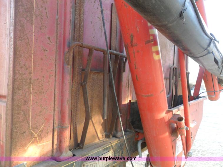 image for item A1931 1976 Ford L800 single axle straight truck