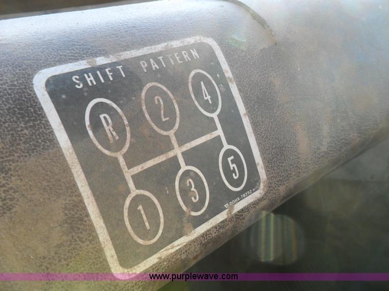 image for item A1931 1976 Ford L800 single axle straight truck