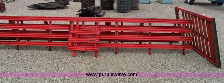 image for item A1931 1976 Ford L800 single axle straight truck