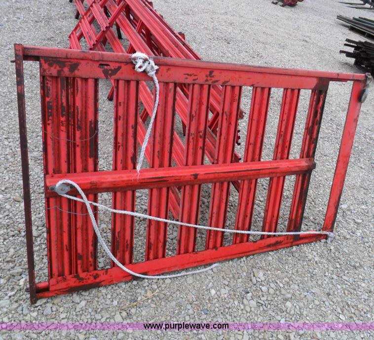 image for item A1931 1976 Ford L800 single axle straight truck