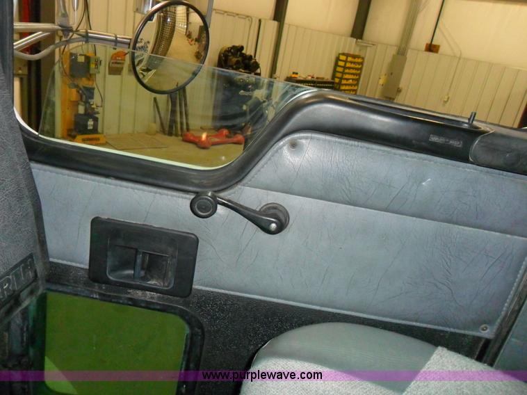 image for item A1932 1999 Kenworth T800 semi