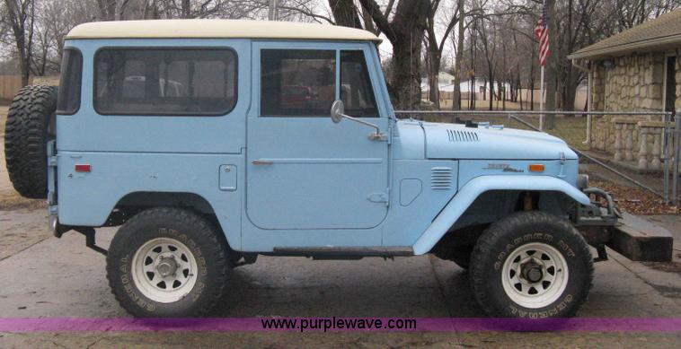 image for item A6056 1973 Toyota Land Cruiser