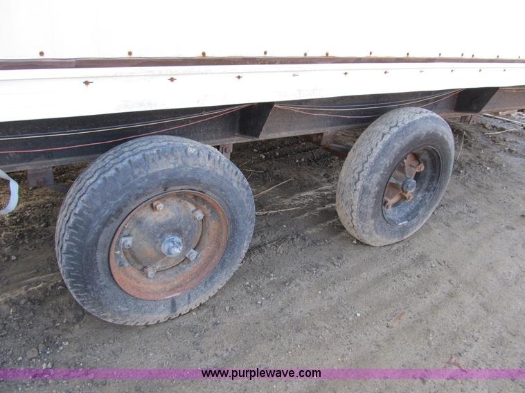 image for item B2598 1995 Office Dimension mobile office trailer