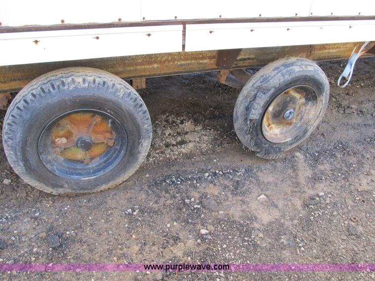 image for item B2598 1995 Office Dimension mobile office trailer