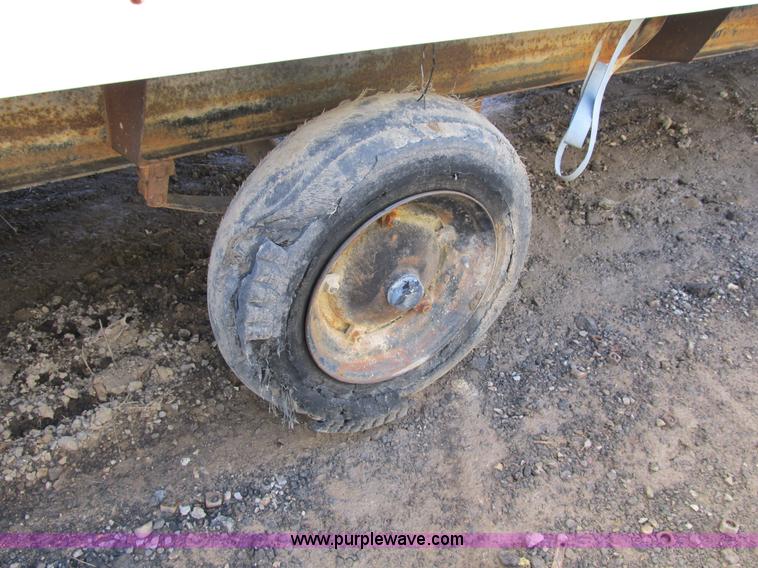 image for item B2598 1995 Office Dimension mobile office trailer