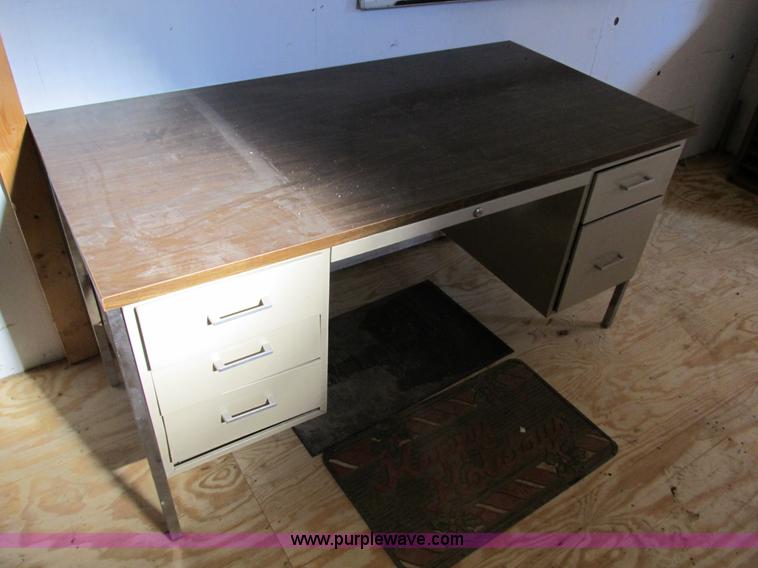 image for item B2598 1995 Office Dimension mobile office trailer