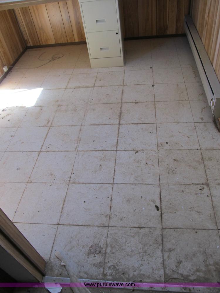 image for item B2598 1995 Office Dimension mobile office trailer