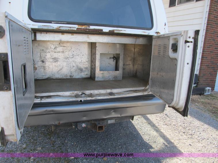 image for item B2605 1998 Ford E350 Custom service van