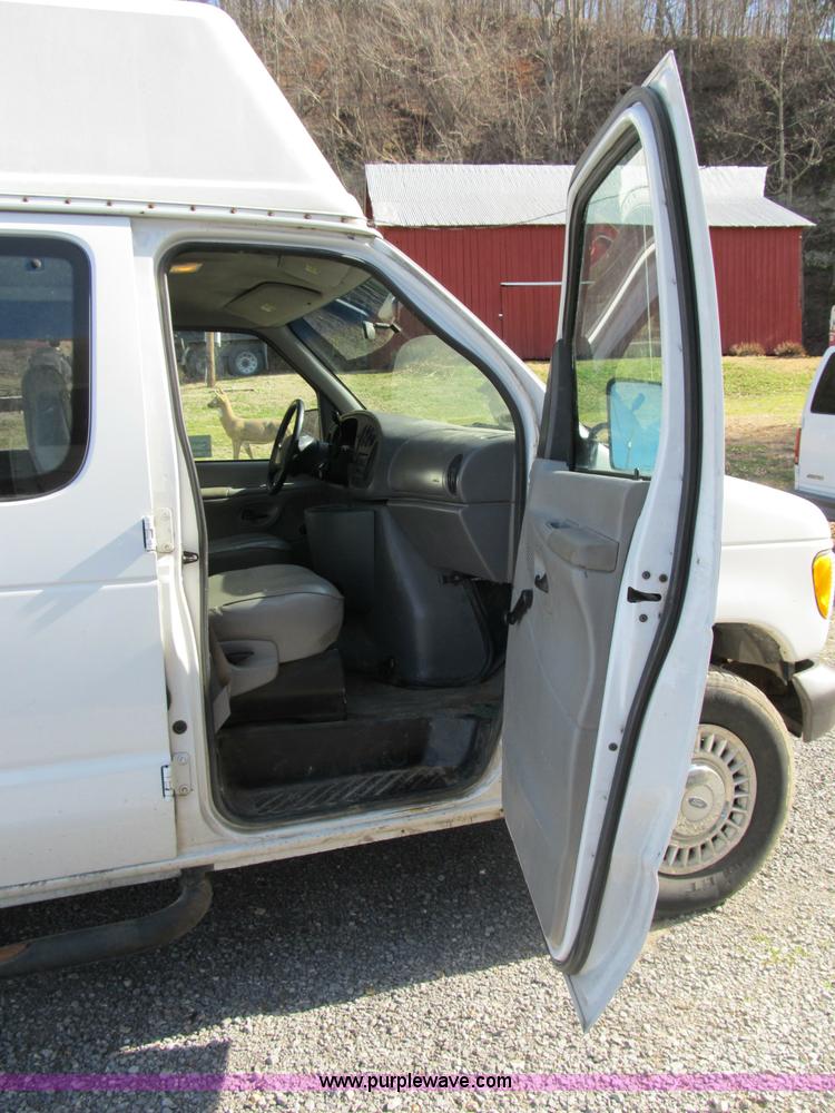 image for item B2605 1998 Ford E350 Custom service van