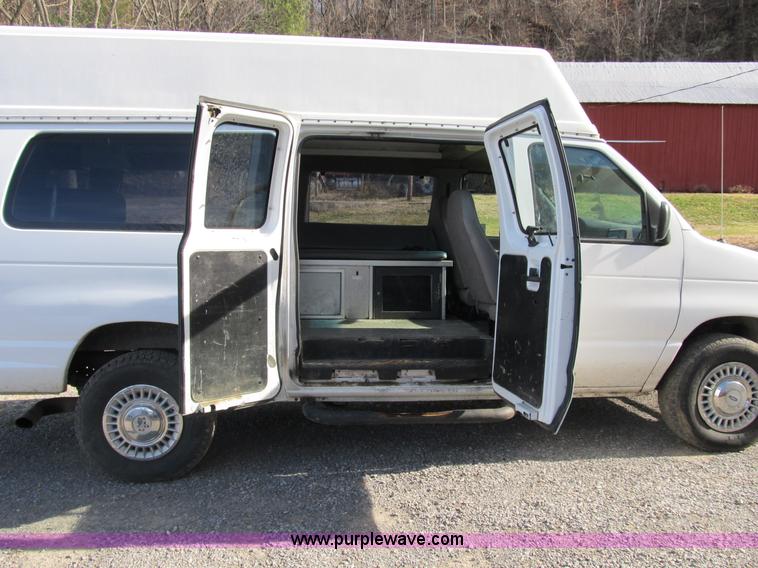 image for item B2605 1998 Ford E350 Custom service van