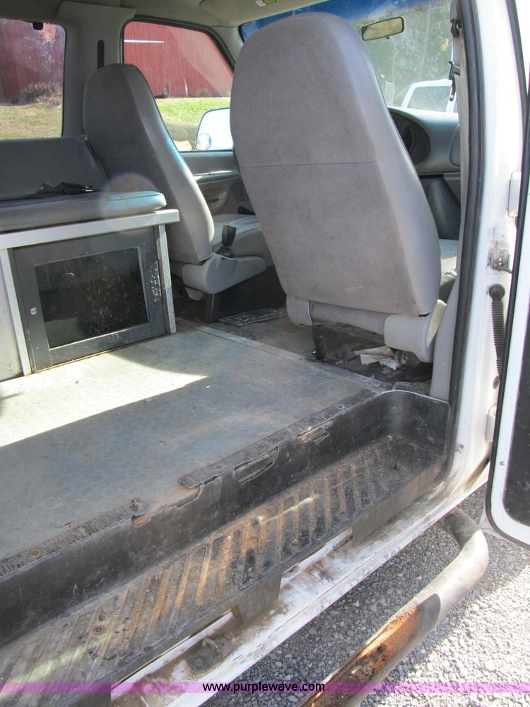 image for item B2605 1998 Ford E350 Custom service van