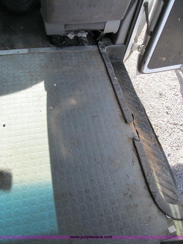 image for item B2605 1998 Ford E350 Custom service van