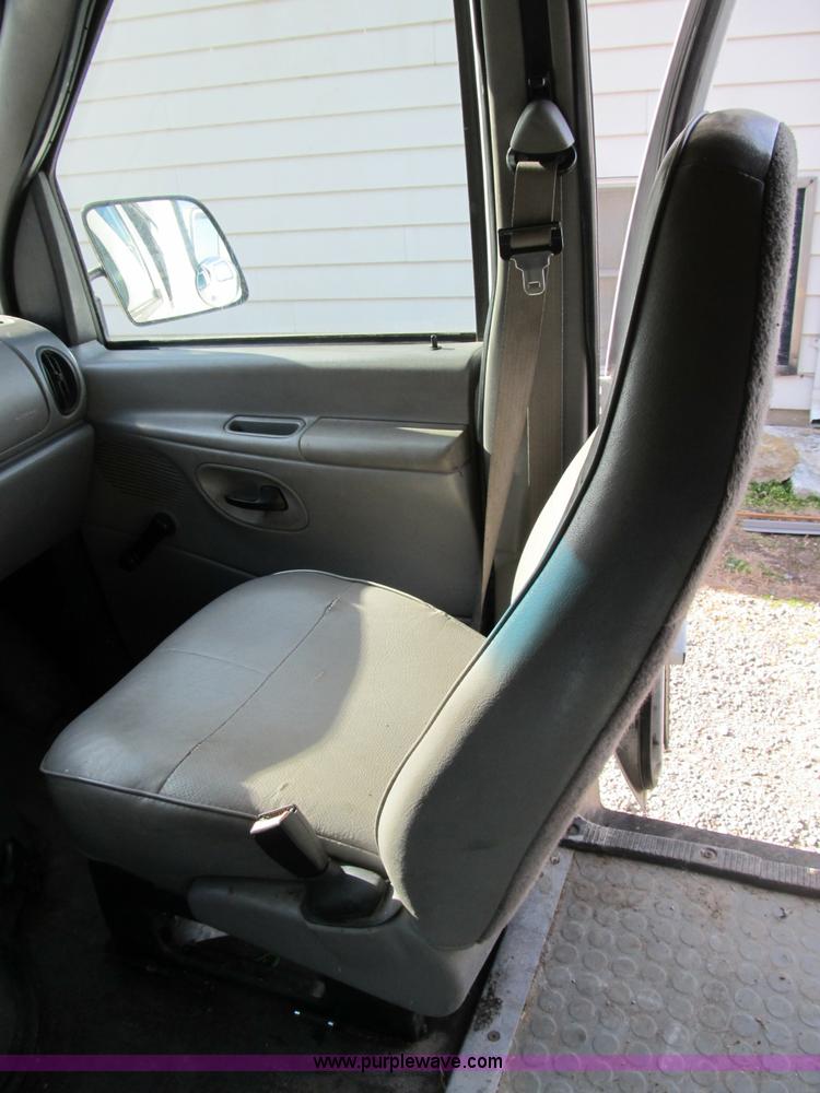 image for item B2605 1998 Ford E350 Custom service van