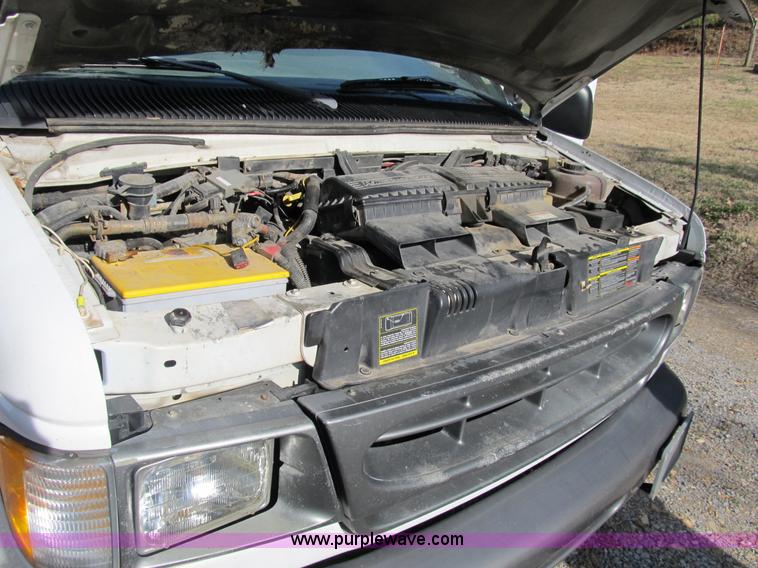 image for item B2605 1998 Ford E350 Custom service van